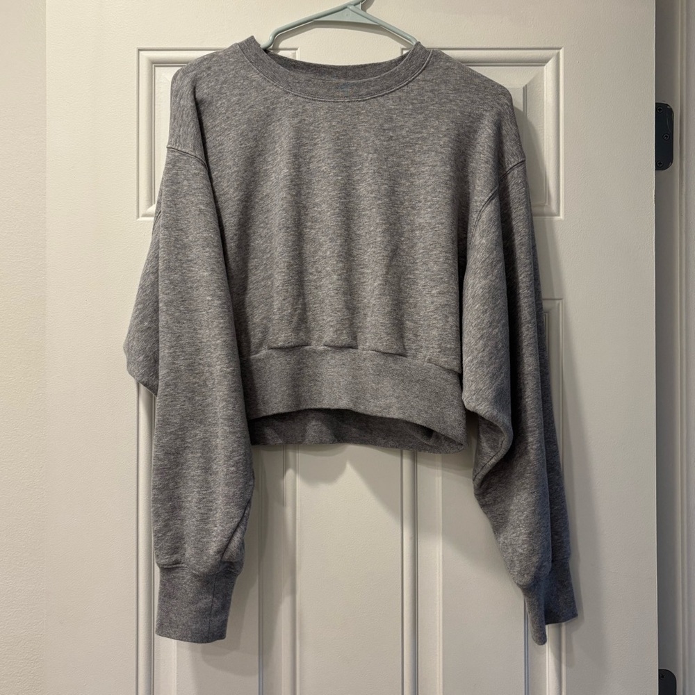 Aritzia The Constant Homeward Sweatshirt crop gray M